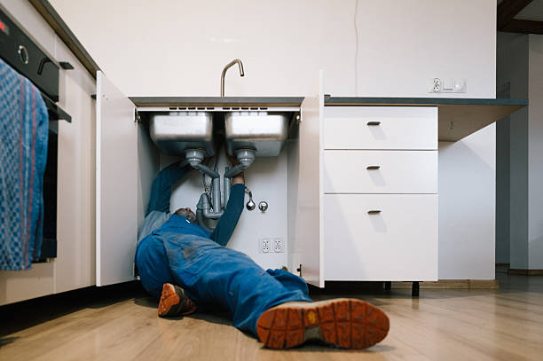 Professional Emergency Plumber technician working in Greenacres, FL